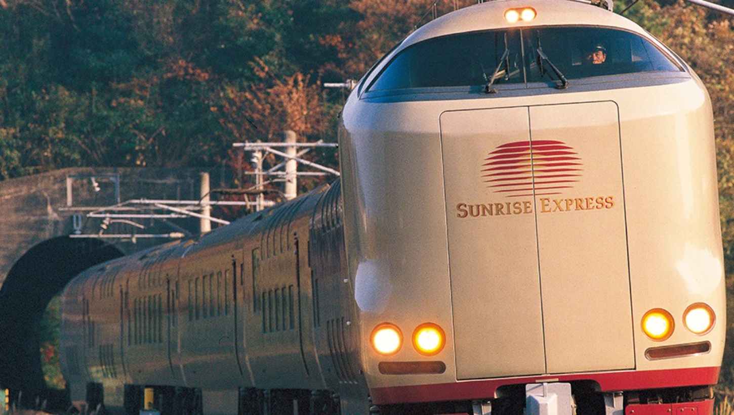 A sleeper train you’ll want to ride someday! A comprehensive guide to the Sunrise Seto and Izumo, including ticket prices and how to ride